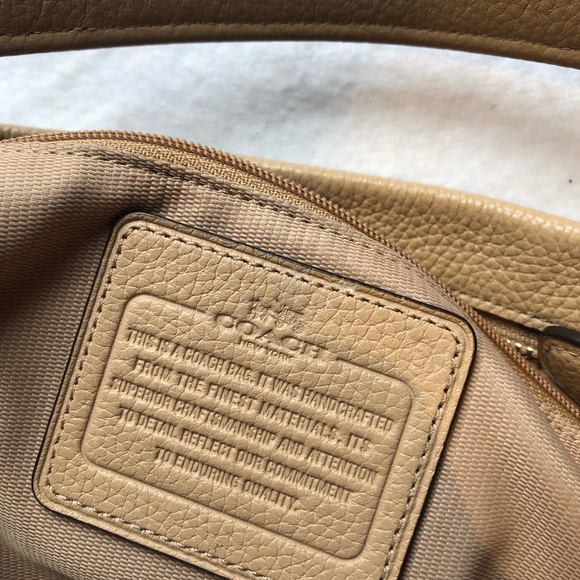 Beige Earth Tone Light Colour Coach Leather Big Purse - Picture 4 of 4